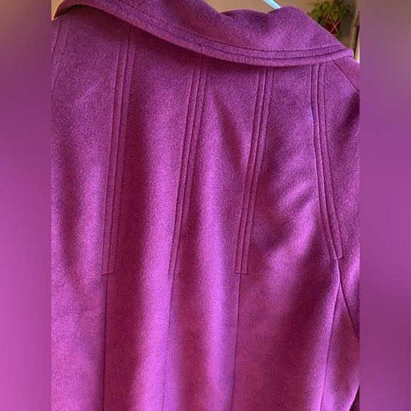 Veloura brand 1960’s Womens peacoat. Like new condition. Deep plum/purple. - Picture 7 of 12